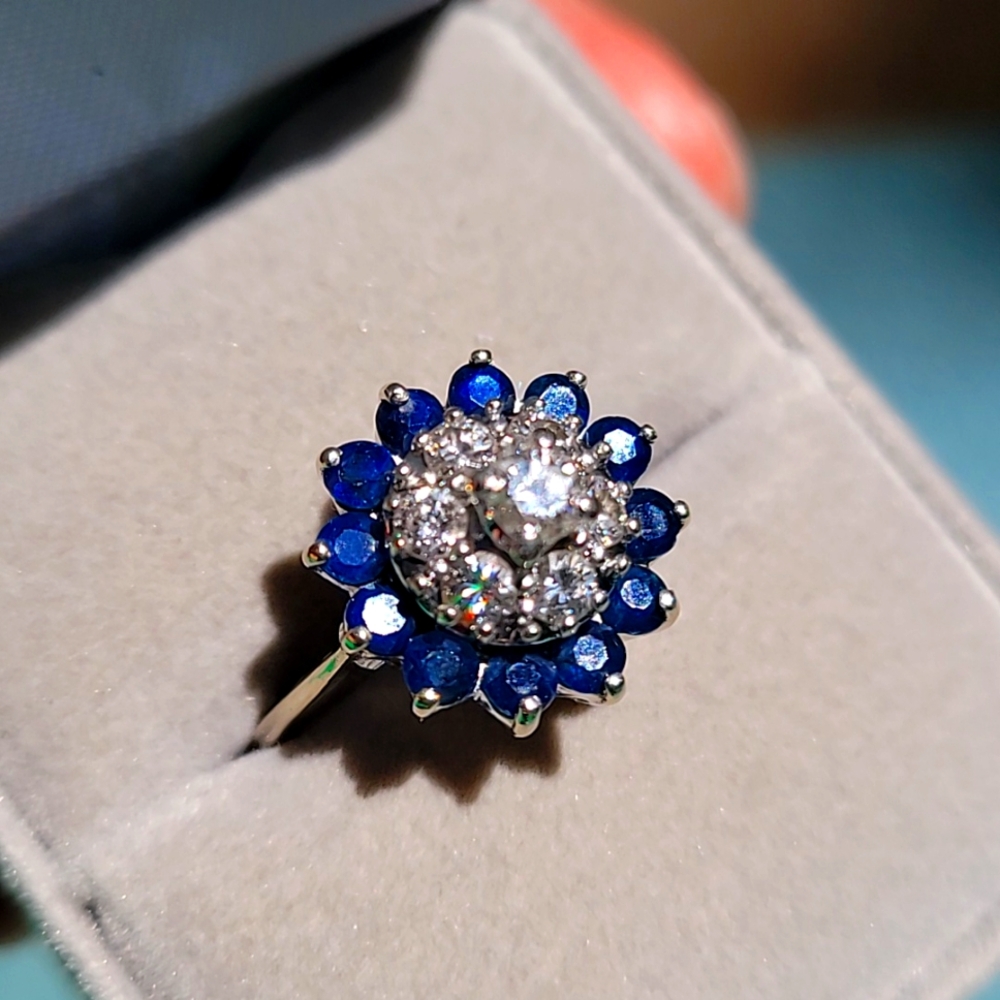 14k Vintage Blue Sappire and Diamonds Floral Ring